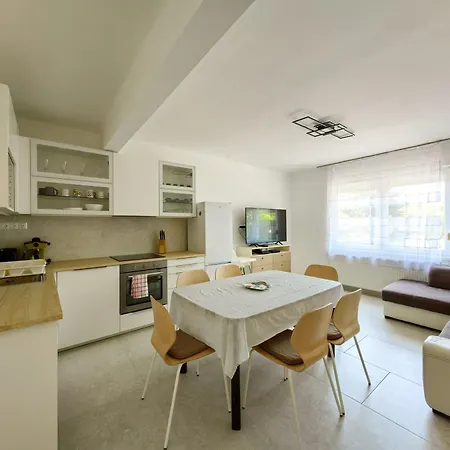Harmonia Vendeghaz, Klima, Kerekparos Barat Szallashely Apartment Bukkszek